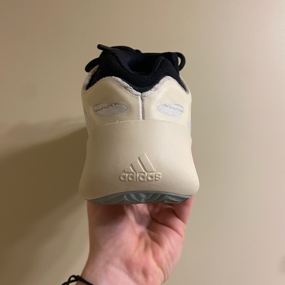 Adidas Yeezy 700 V3 Azael - Picture 11 of 11